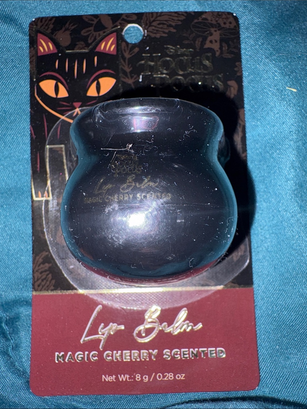 Disney Hocus Pocus Black Cauldron Lip Balm Set w/ faces on lids - Picture 6 of 11
